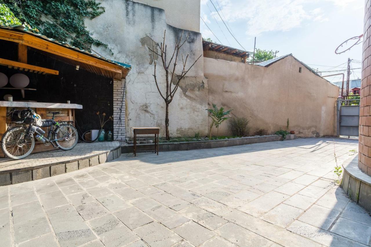 M42 Hostel Tiflis Exterior foto